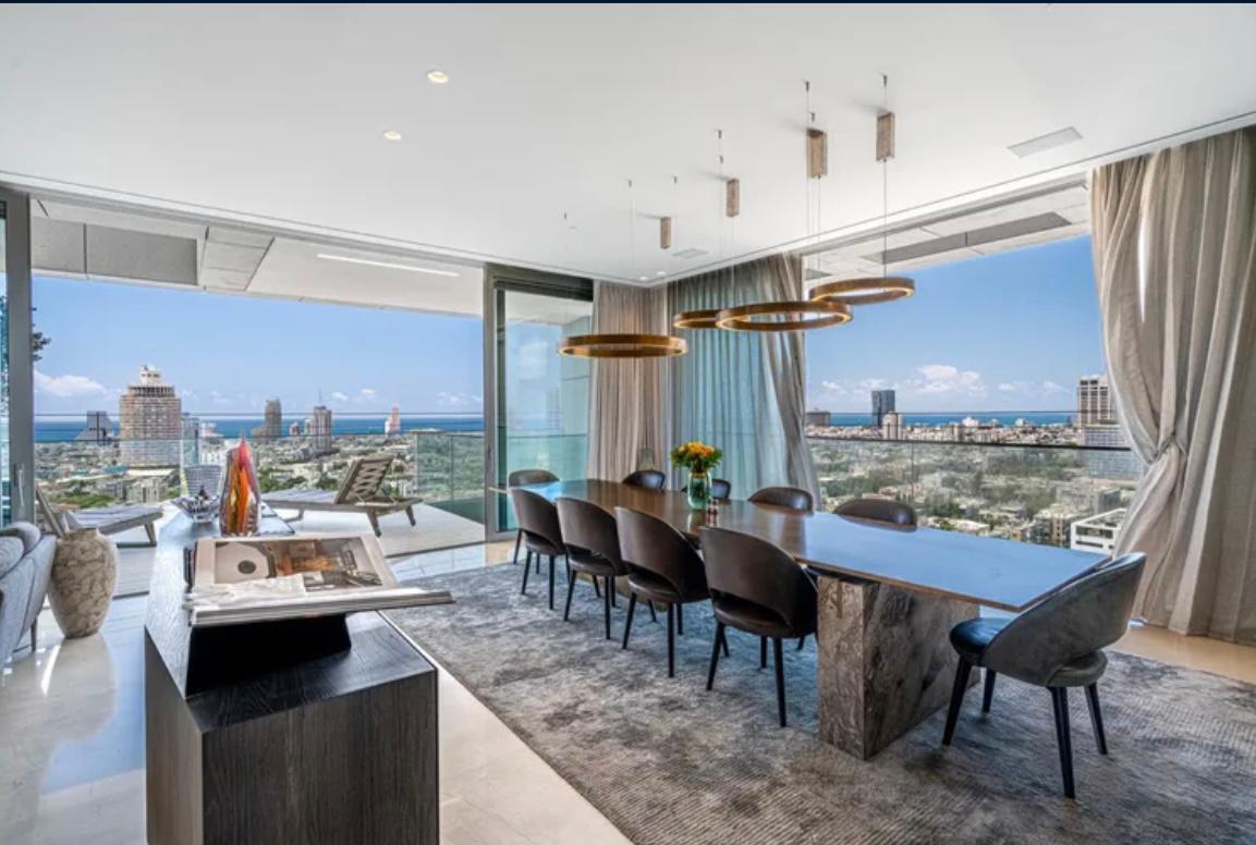 Un étage entier dans la tour Hashoftim, Tel Aviv : environ 460 m² et un balcon d'environ 50 m² - מגדל השופטים, תל אביב - photo 1