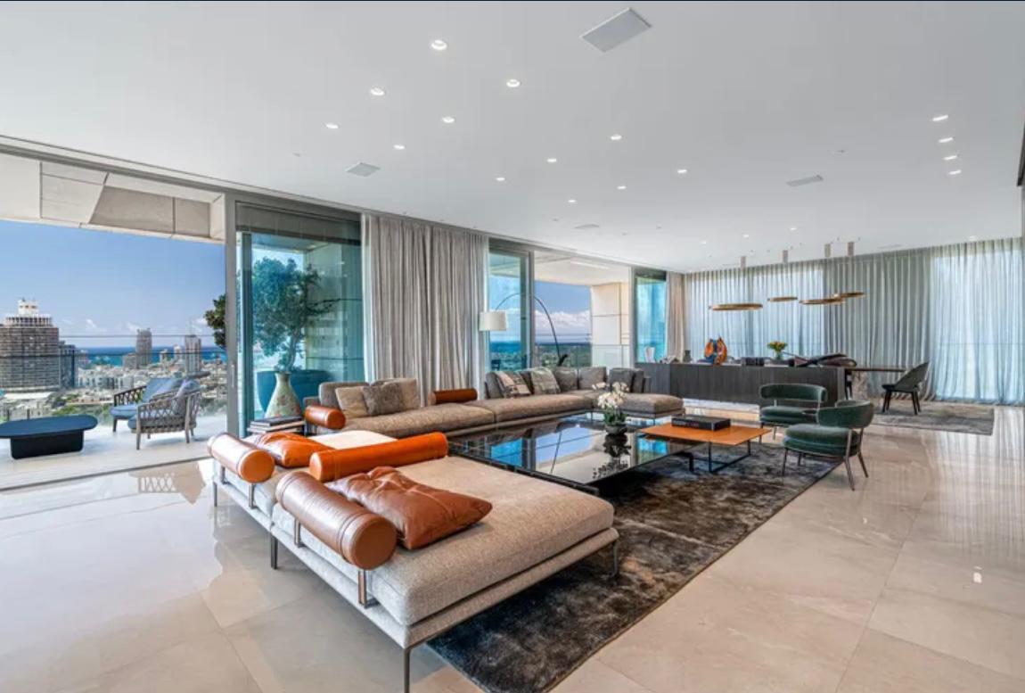 Un étage entier dans la tour Hashoftim, Tel Aviv : environ 460 m² et un balcon d'environ 50 m² - מגדל השופטים, תל אביב - photo 6