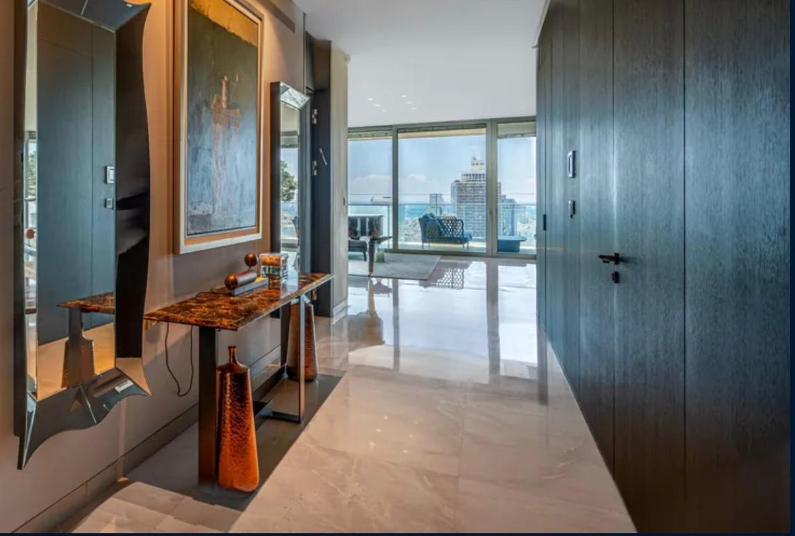 Un étage entier dans la tour Hashoftim, Tel Aviv : environ 460 m² et un balcon d'environ 50 m² - מגדל השופטים, תל אביב - photo 7